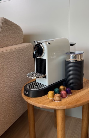 Kaffee und/oder Kaffeemaschine