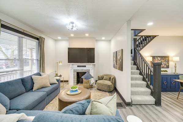 Cleveland Vacation Rental | 3BR | 1.5BA | 1,424 Sq Ft | Stairs Required
