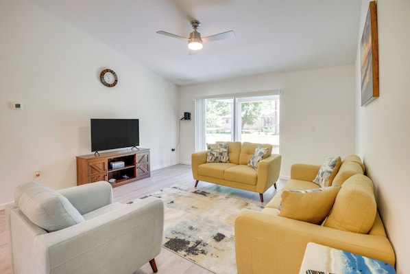 Palm Coast Vacation Rental | 3BR | 2BA | 1,500 Sq Ft | 1 Step Required