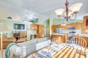 2-Level House | In-Unit Laundry | Central Heating & A/C
