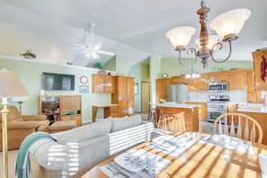 2-Level House | In-Unit Laundry | Central Heating & A/C