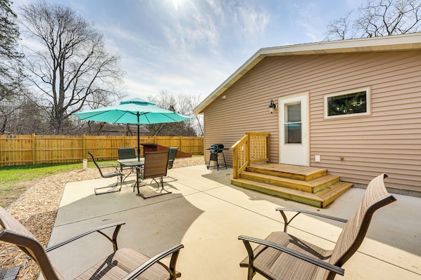Twin Lake Vacation Rental | Studio | 1BA | 3 Steps to Enter | 576 Sq Ft