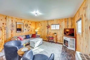 Living Area | Electric Fireplace | Smart TV | Laptop Workspace | Free WiFi