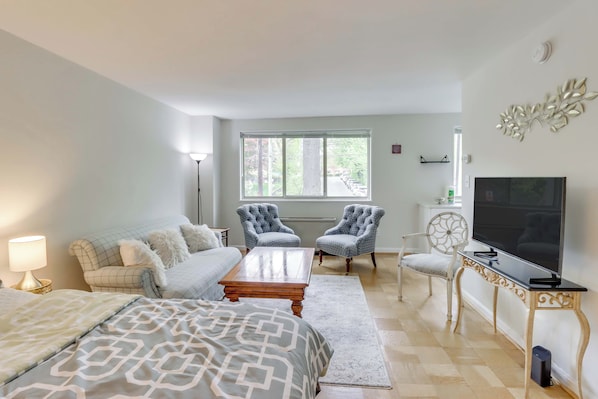 Washington, D.C., Vacation Rental | Studio | 1BA | 400 Sq Ft | Step-Free Entry