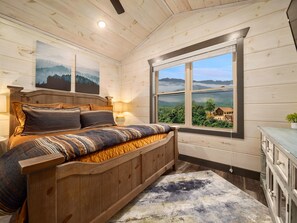 Every bedroom has an incredible mountain view and is decorated with high-end bedding.
