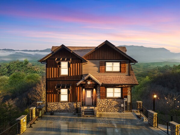 The home has the most incredible mountain view of the area!!