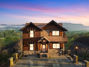 The home has the most incredible mountain view of the area!!