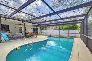 Pool & Lanai | Single-Story Home