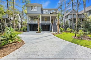 Expansive luxury rental