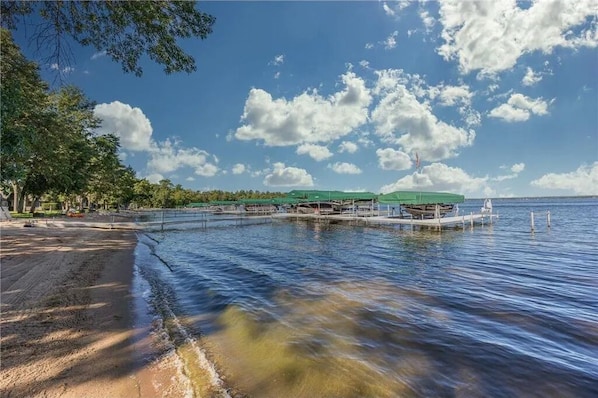 Beach Access to Gull Lake | Pontoon Rentals | Boat Lift Rentals