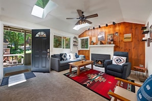 Cozy living room perfect for relaxation and creating lasting memories.