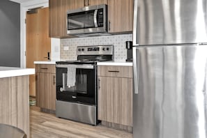 Kitchen with all the necessities!