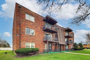 Property Exterior | Single-Story Unit | 1st-Floor Condo