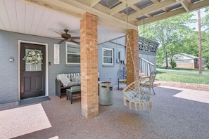 Private Patio | Fire Pit