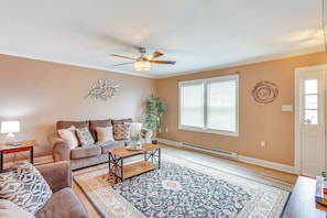 Living Area | Flat-Screen TV | Board Games | 1st Floor