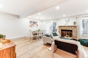 Living Room | Full Sleeper Sofa | 1st Floor | Fireplace | Free WiFi