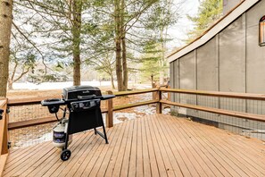 Private Deck | 2-Story Townhome | Propane Grill