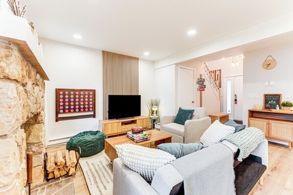 Lake Harmony Vacation Rental | 2BR | 1.5BA | 1,000 Sq Ft | 3 Steps Required