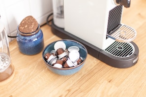Kaffee und/oder Kaffeemaschine