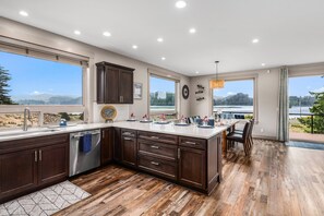 Kitchen Main Level