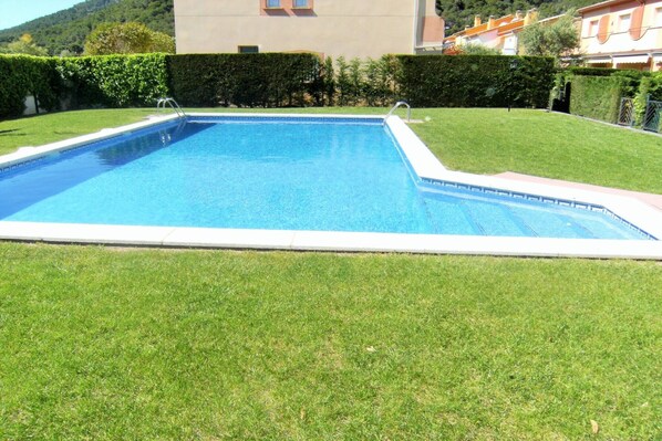 Holiday Home Swimming Pool