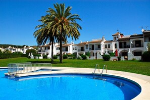 Holiday Home Swimming Pool