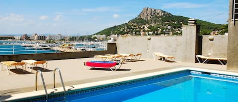 Holiday Home Swimming Pool