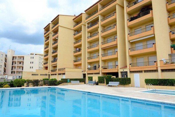 Holiday Home Swimming Pool
