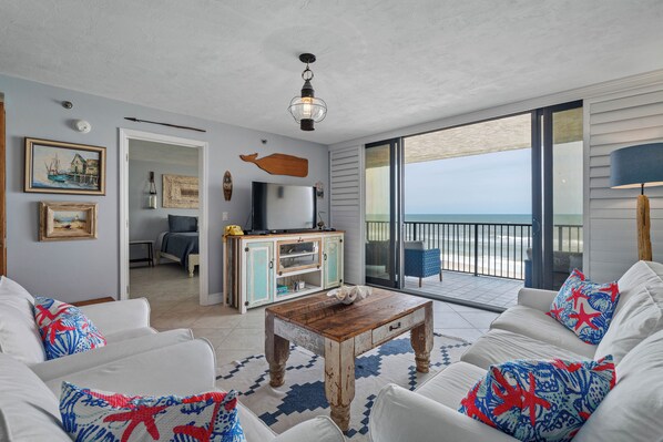 Living room with direct view of the Ocean
