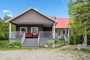 A luxurious, all-season retreat designed for multi-generational families, dual-family vacations, or groups of friends. This home blends comfort, style, and lakefront serenity into one unforgettable destination.