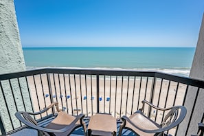 Balcony with Amazing Views of the Ocean🌊☀️