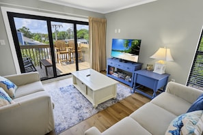 Large Living Room, Beautifully Decorated