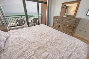 Bedroom with View of Ocean🌊☀️