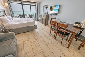 Bedroom with View of Ocean🌊☀️