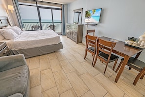 Bedroom with View of Ocean🌊☀️