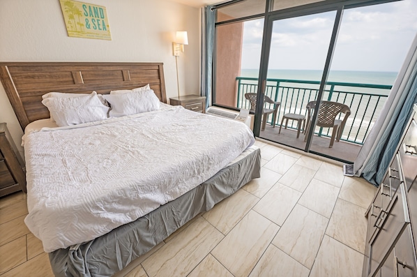 Bedroom with View of Ocean🌊☀️
