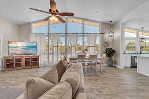 Living/Dining Area