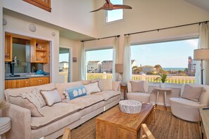 180 Degree Panoramic Views of the Ocean.
