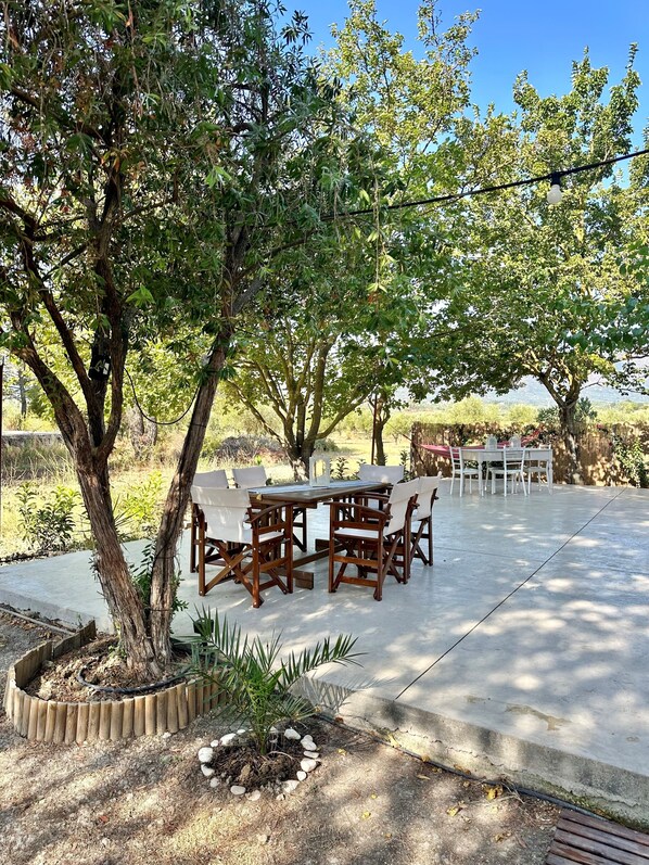 Outdoor dining