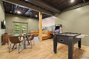TV / Foosball