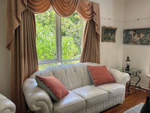 Comfy sofas & Garden views
