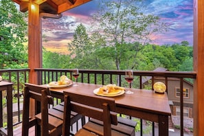 Enjoy dinner with a view — perfect for sunset toasts and Smoky Mountain skies.