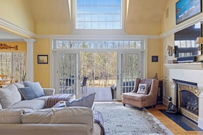 Large spacious & bright living room for all to gather.