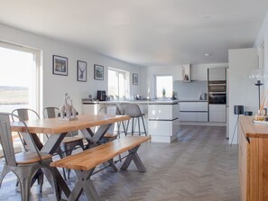Gartenmöbel, Garten, Tisch Im Freien, Stuhl, Schatten, Landscaping, Hinterhof, Garten, Eco Hotel, Küche & Esszimmer Tisch