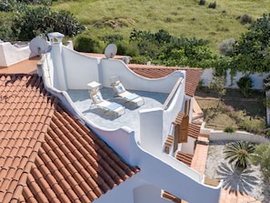 Mobilier De Jardin, Jardin, Tableau De Plein Air, Chaise, Ombre, Aménagement Paysager, Arrière-Cour, Cour, Eco Hôtel, Table Cuisine Et Salle A Manger