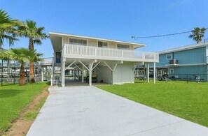 Welcome to Pearl By The Bay