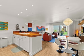K0389 - Open Living Space + Kitchen