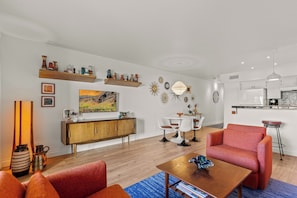 K0389 - Living Room Area