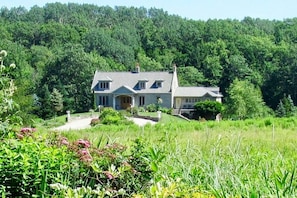 Beauport Inn, view from road.