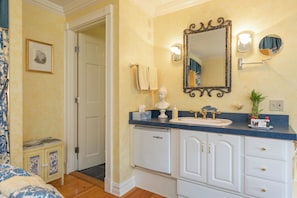 Provence Room, Beauport Inn.